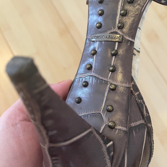 Giorgio Armani cut out leather heels - Picture 9 of 11